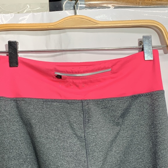 The Warrior Cropped Grey & Pink Yoga Pants - Picture 4 of 4